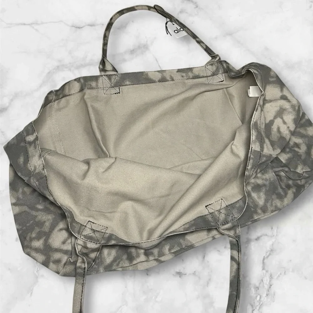 ALO Yoga Gray Tie-Dye Canvas Tote with Black Logo - Picture 2 of 2